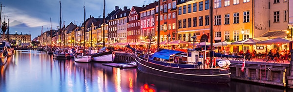 Copenhagen at                                                        night